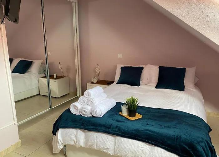 Bonito Duplex En Gran Urb Con Piscina Ajo